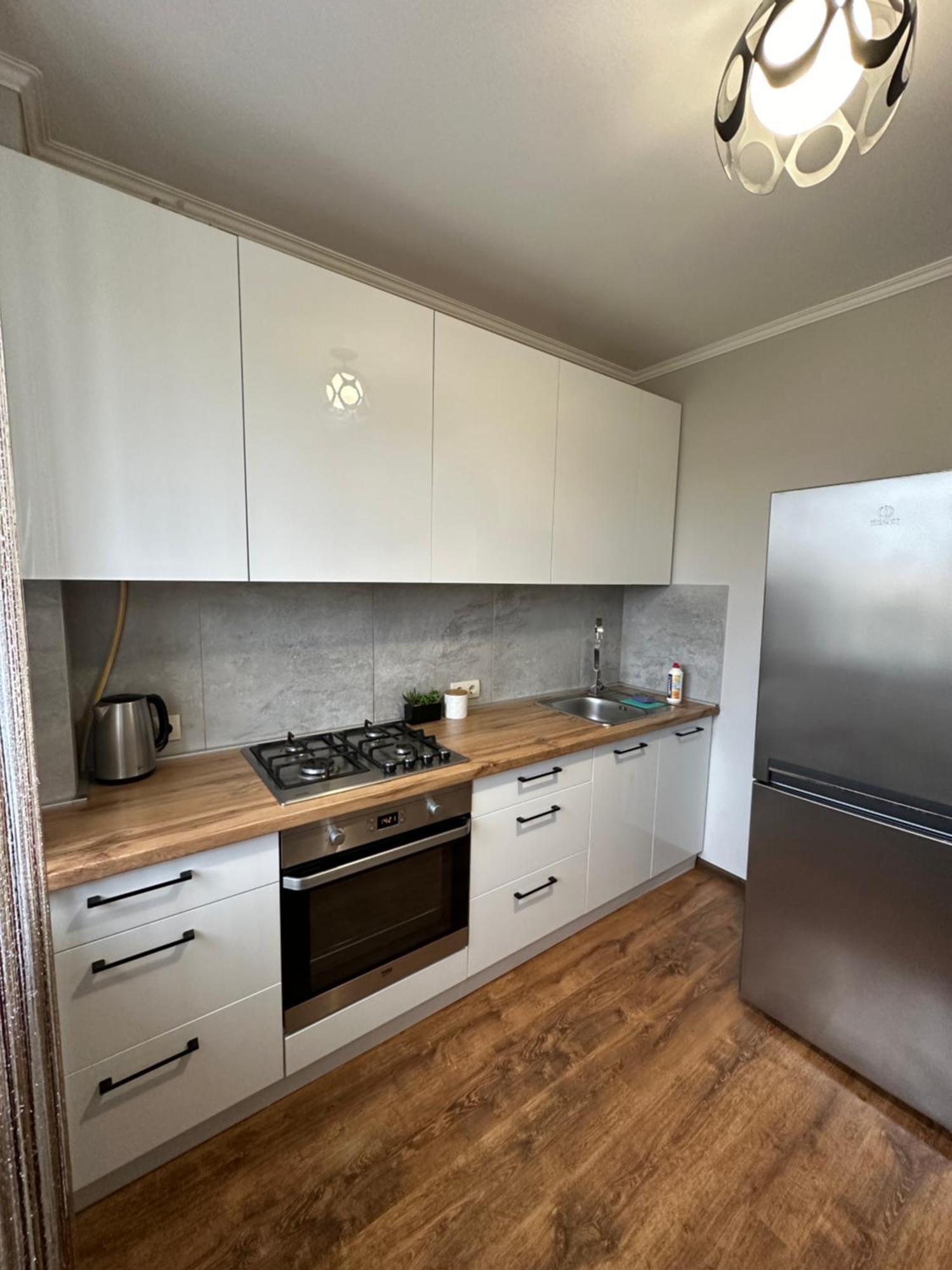 1Кім В Центрі,Вул.Набережна Riwne Exterior foto